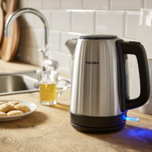 Philips 1.7 Liters Metal Kettle , 2200 Watts, Silver/Black Color - Image 5