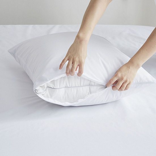 Protective pillow cover for hotels, ensuring cleanliness and durability