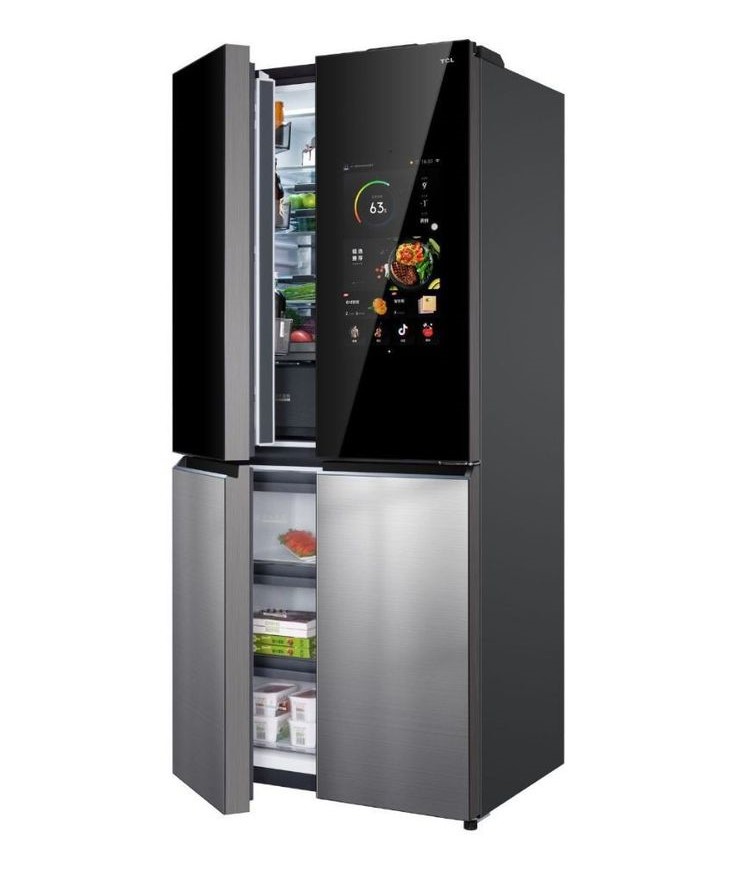 Spacious refrigerator for fresh food storage